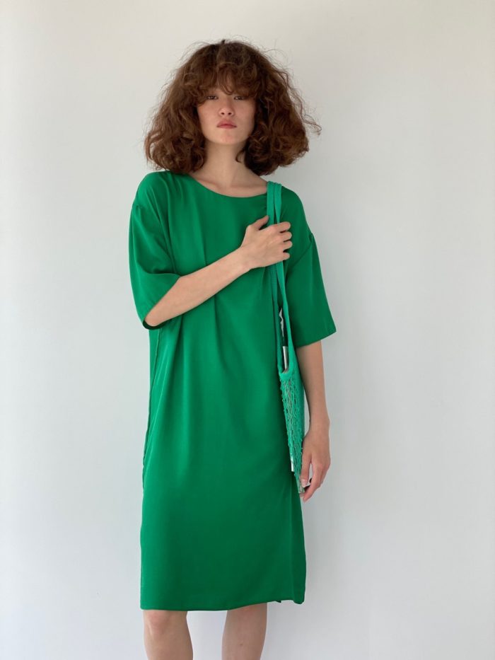 Платье-футболка в зелёном цвете