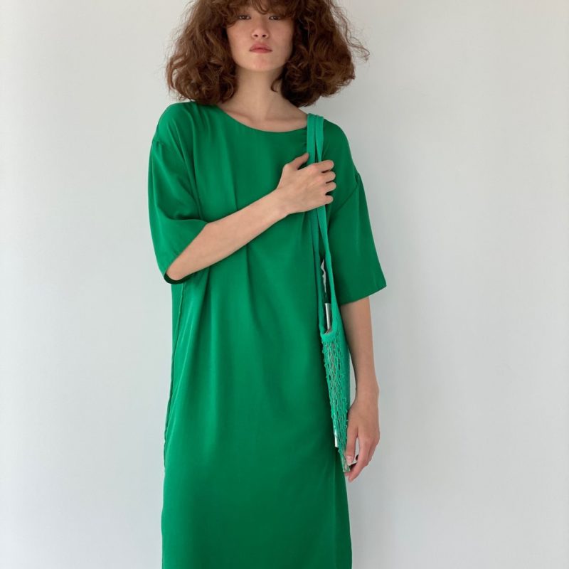 Платье-футболка в зелёном цвете