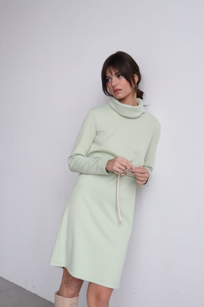 4988 Платье-свитер из плотного трикотажа фисташковое