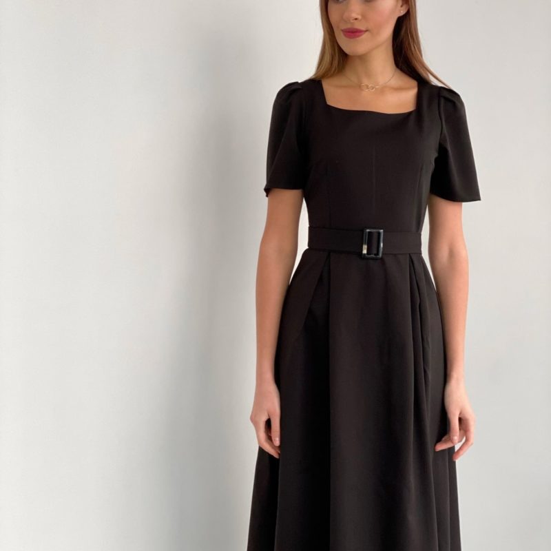 3530 Платье в стиле 60-х с вырезом каре и объёмными рукавами чёрное